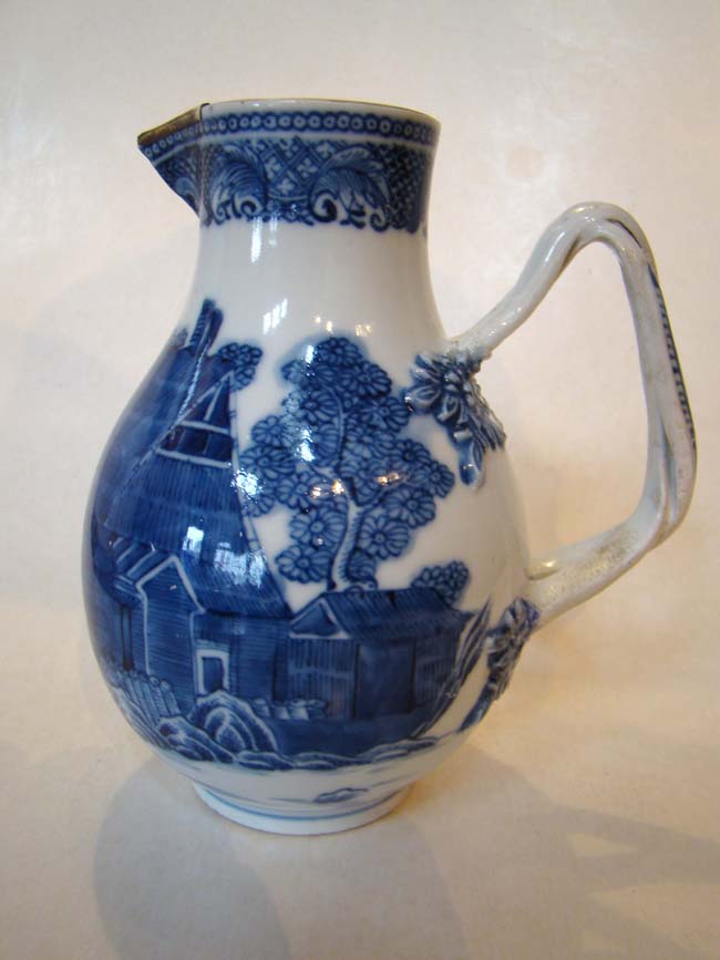 An 18th century Chinese Export porcelain cream jug